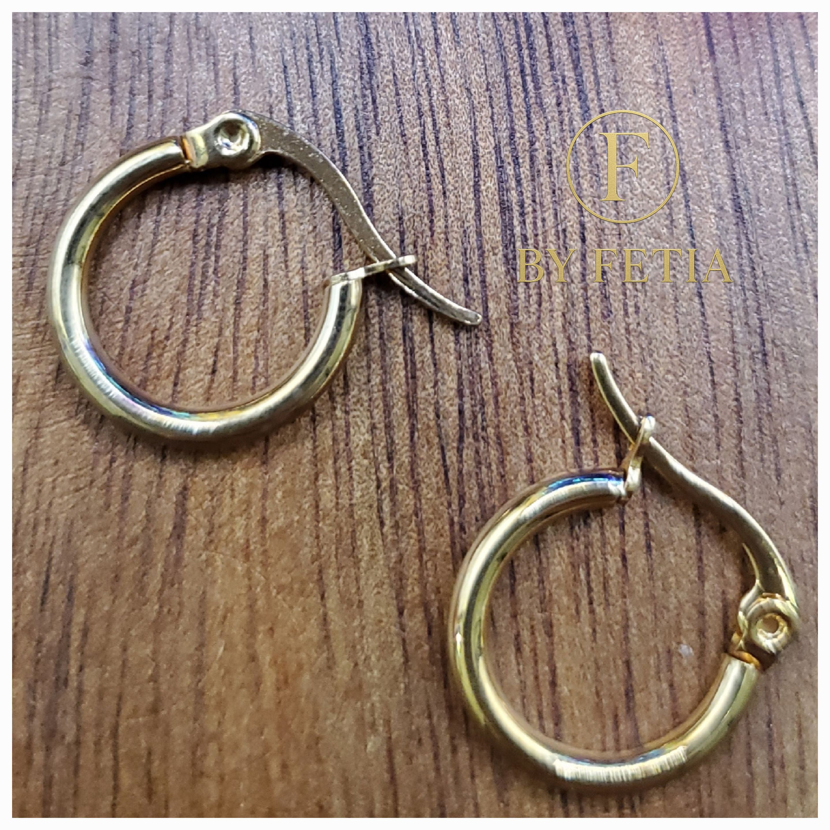 Créoles Rondes “Luna” en Acier Inoxydable – Dorée- Taille petite