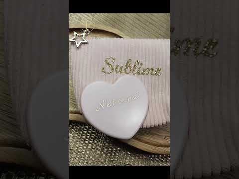 Pochette rose clair en velours côtelé "Sublime" et son petit miroir rose "N'est ce pas?"